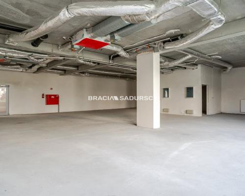 Lokal parterowy w ciągu komunikacyjnym