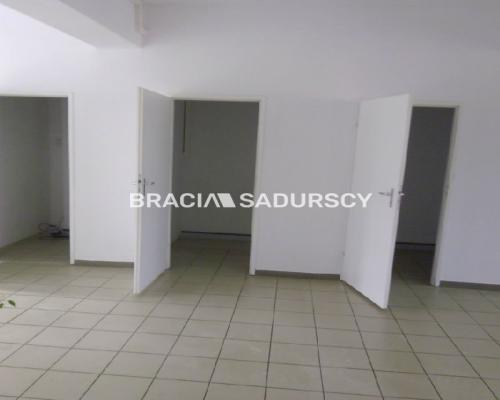 *Zdjęcia należą do właściciela oferty.   
 
Polecamy do wynajęcia atrakcyjne piętro leżące na II piętrze biurowca o powierzchni