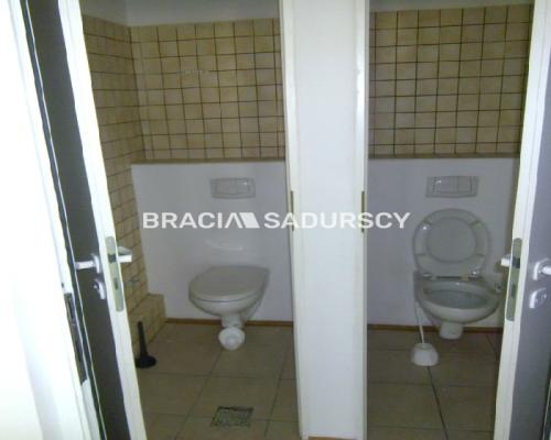 *Zdjęcia należą do właściciela oferty.   
 
Polecamy do wynajęcia atrakcyjne piętro leżące na II piętrze biurowca o powierzchni