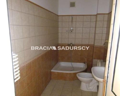 *Zdjęcia należą do właściciela oferty.   
 
Polecamy do wynajęcia atrakcyjne piętro leżące na II piętrze biurowca o powierzchni