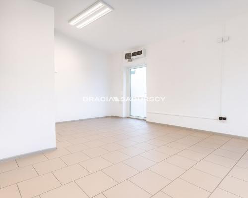 Widoczny lokal usługowy - 10m2 - obok Carrefour