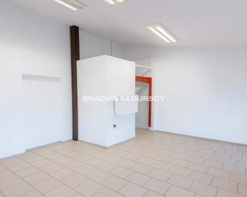 Widoczny lokal usługowy - 10m2 - obok Carrefour