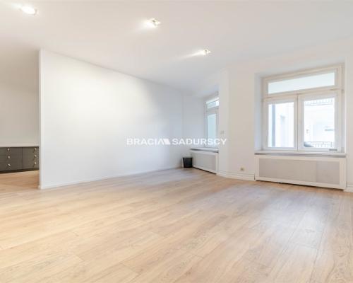 Ekskluzywny lokal do wynajęcia w prestiżowej kamienicy - Stare Miasto, Krak&oacute;w  

 Do wynajęcia wyjątkowy lokal położony