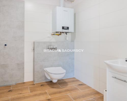 Lokal usługowy z miejscami parkingowymi