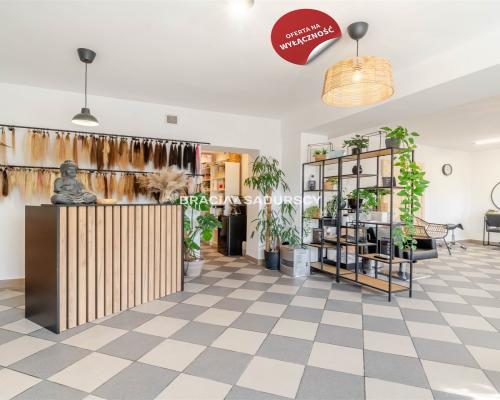 LOKAL USŁUGOWY HANDLOWY MNIKÓW PARKING 82M2