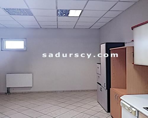 Budynek usługowo-biurowy 850m2 z własnym parkingiem w Górze Kalwarii.    
 
Duża powierzchnia biurowa z ewentualną powierzchnią