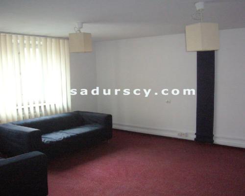 Doskonale położony obok stacji metra lokal biurowy na Mokotowie. 12 pomieszczeń biurowych, serwerownia,  okablowanie, zaplecze