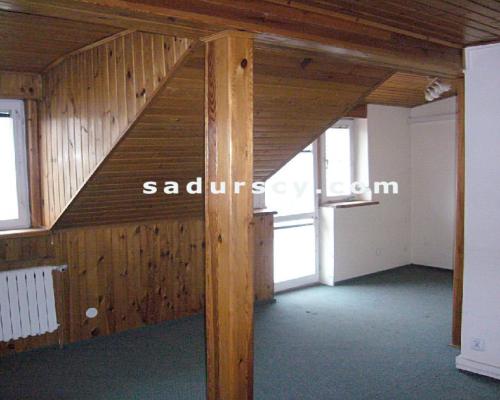 Doskonale położony obok stacji metra lokal biurowy na Mokotowie. 12 pomieszczeń biurowych, serwerownia,  okablowanie, zaplecze