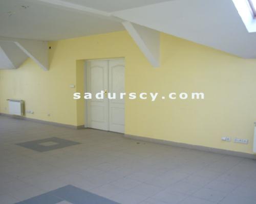 Lokal biurowo-usługowy     80 m 2      w centrum Piaseczna na III piętrze w budynku usługowo-biurowym w ciągu handlowo-usługowy