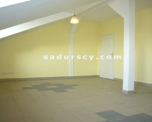 Lokal biurowo-usługowy     80 m 2      w centrum Piaseczna na III piętrze w budynku usługowo-biurowym w ciągu handlowo-usługowy