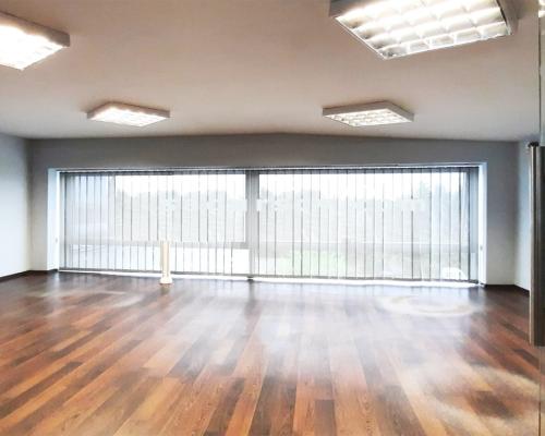 Biuro ok. 112,44m2 w Piasecznie, okolica Józefosławia, z klimatyzacją, monitoringiem, przeszkleniem, parkingiem.   

  Dwie kon