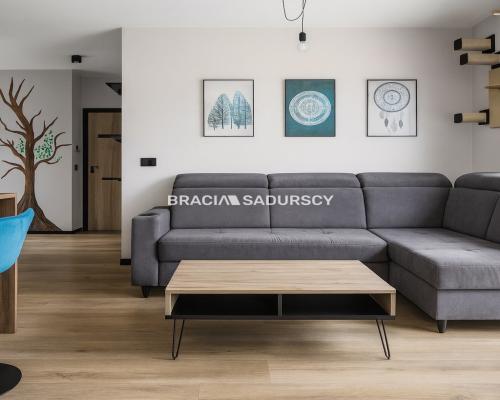 3 pok z ogródkiem w Modlnicy.