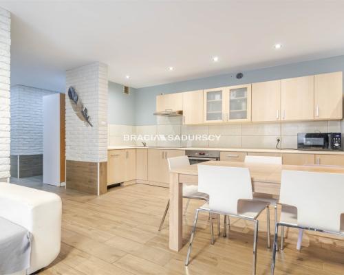 SŁONECZNE, 4-POKOJOWE Z DWOMA BALKONAMI