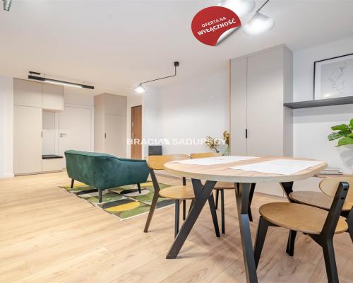 WYSOKI STANDARD, KAMERALNY BUDYNEK, 3-POKOJOWE