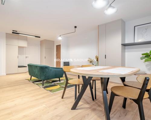 WYSOKI STANDARD, KAMERALNY BUDYNEK, 3-POKOJOWE