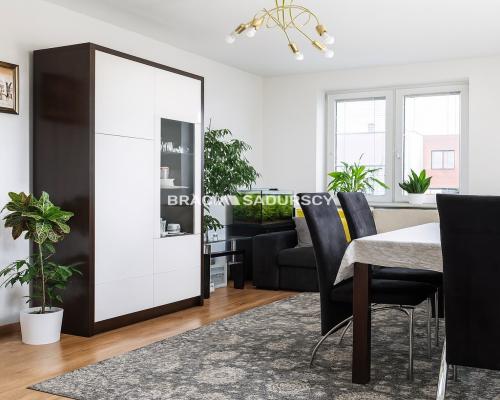 Dwupokojowe z osobną kuchnią. Ulica Felińskiego.