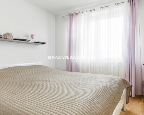 Dwupokojowe z osobną kuchnią. Ulica Felińskiego.