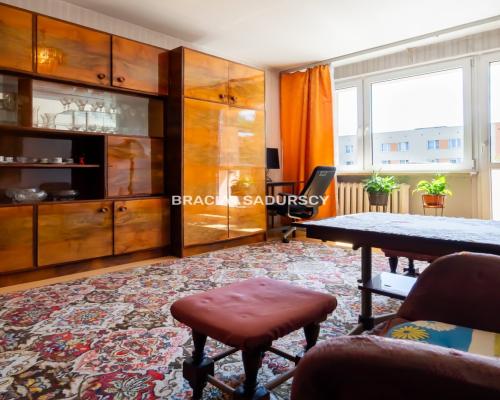 Aleksandry, mieszkanie z widokiem na zieleń.