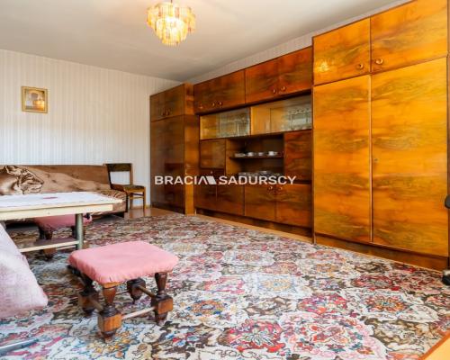 Aleksandry, mieszkanie z widokiem na zieleń.