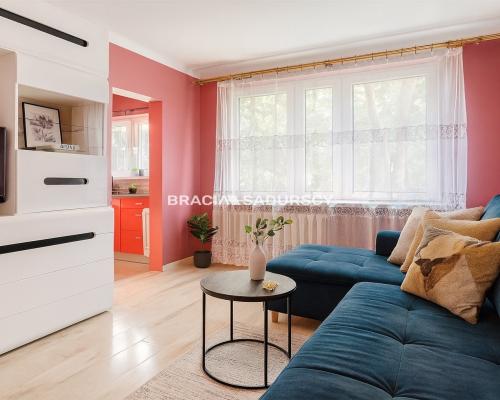 2 pokoje + osobna kuchnia, blisko tramwaj, Park