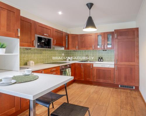 3-pok./Bronowice Małe/zamykany garaż/ul.Głowackieg