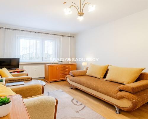 Przytulne 2 pok z osobną Kuchnią os. Oświecenia.