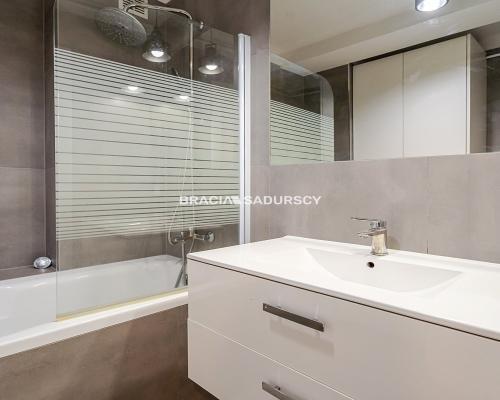 4-pok ul.Petrażyckiego/m.park.