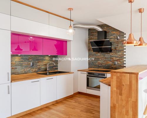 Sprzedam 3 pokoje, balkon, prywatne miejsce post.