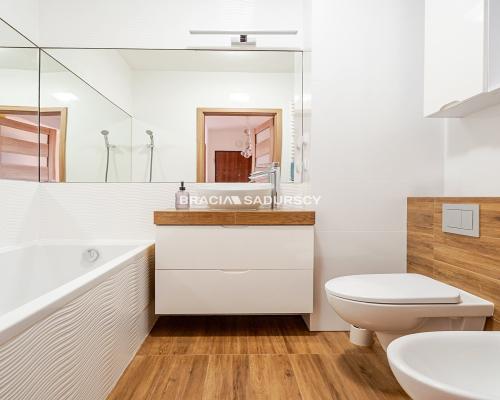 Sprzedam 3 pokoje, balkon, prywatne miejsce post.