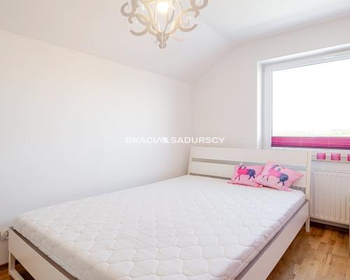 Sprzedam 3 pokoje, balkon, prywatne miejsce post.