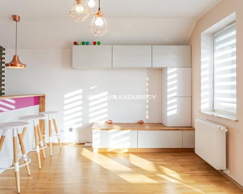 Sprzedam 3 pokoje, balkon, prywatne miejsce post.