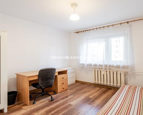 Sprzedam mieszkanie 62m2 z dużą piwnicą (3pok)