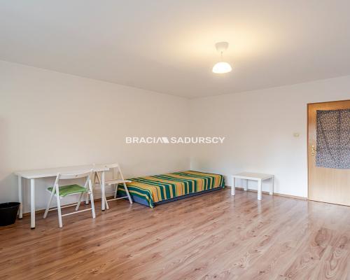 Sprzedam mieszkanie 62m2 z dużą piwnicą (3pok)