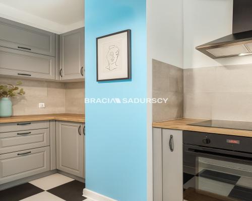 Sprzedam mieszkanie z ogrodem oraz garażem