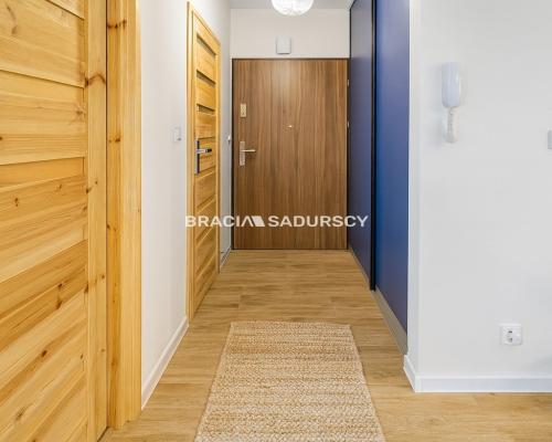 Sprzedam mieszkanie z ogrodem oraz garażem