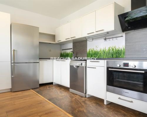 PRZESTRONNE, SŁONECZNE 2-POKOJOWE Z BALKONEM