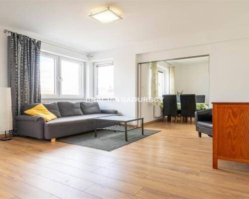 PRZESTRONNE, SŁONECZNE 2-POKOJOWE Z BALKONEM