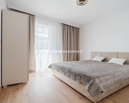 2 POK OK 35,4 M2 BLISKO CENTRUM Z DUŻYM BALKONEM