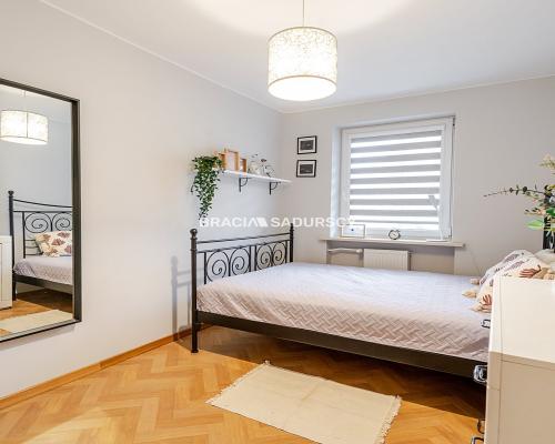 4 pok mieszkanie obok Placu Bohaterów Getta.