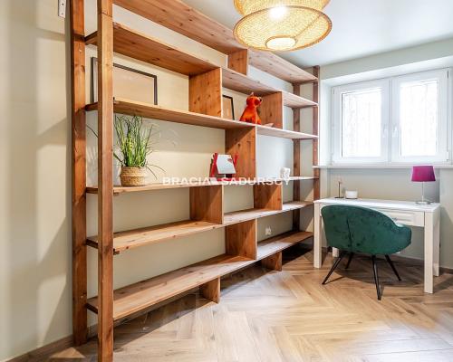 4 pok mieszkanie obok Placu Bohaterów Getta.