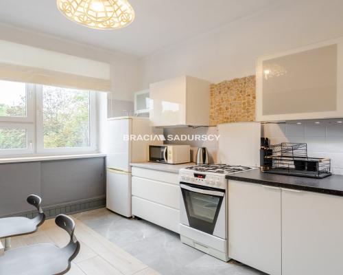 Stare Podgórze, 2 pokoje + kuchnia/balkon