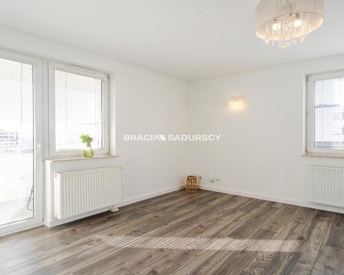 3 pok z osobną kuchnią - 29 Listopada.