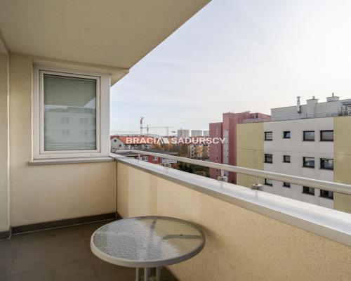 3 pok z osobną kuchnią - 29 Listopada.