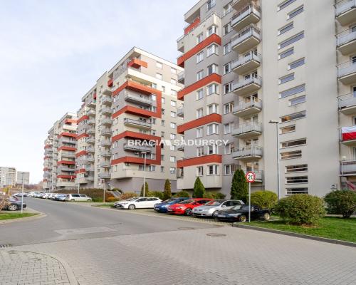 3 pok z osobną kuchnią - 29 Listopada.