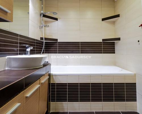 3pok (oddzielne) ok 45,5m2 os.Podwawelskie