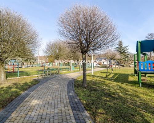 Dwupokojowe, widok na park. Balice.