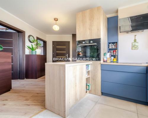 Sprzeedam, 4 pokoje na Bohomolca