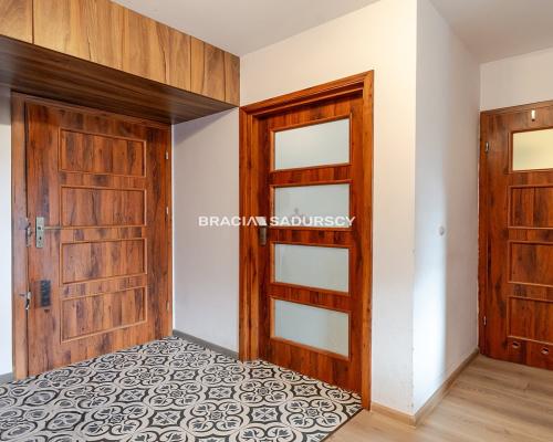 3-pok z dużym tarasem w spokojnej okolicy