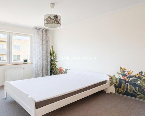 Osobna kuchnia, do wejścia. Prądnik Biały.