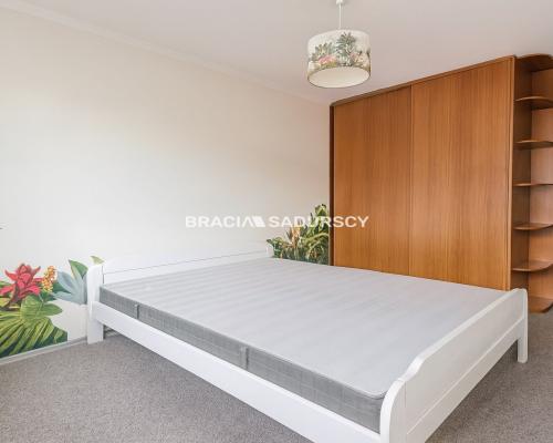 Osobna kuchnia, do wejścia. Prądnik Biały.